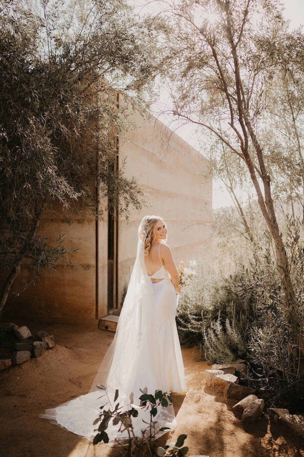 carousel-hero-element image-0