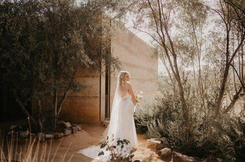 carousel-hero-element image-0